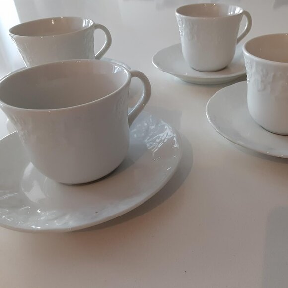 Ivory porcelain Tea Cups & Saucers - set of (4) - Picture 1 of 5